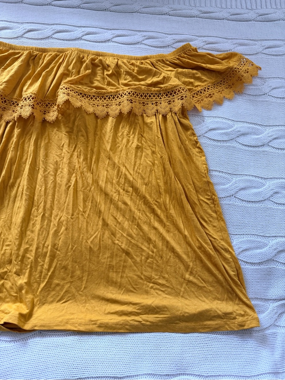 Women's Mustard Yellow Off-Shoulder Lace Trim Top Size 0XL - Picture 10 of 12